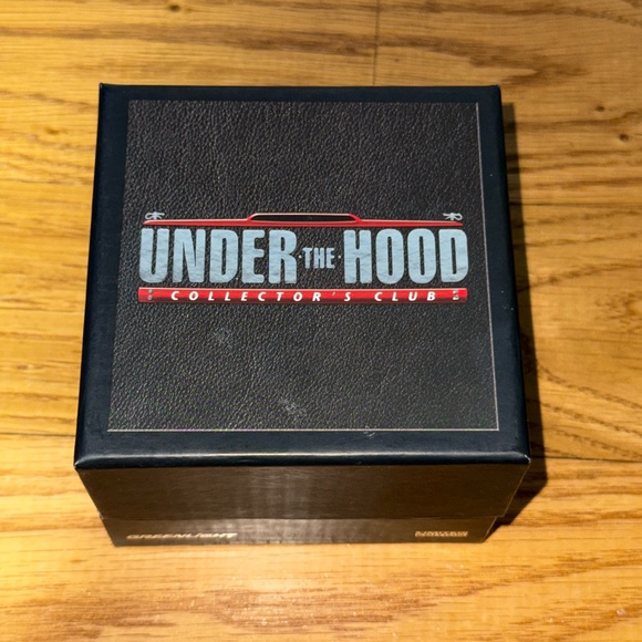 Under The Hood Collectors Club  2008 Dodge Charger Super been Diecast Car - Picture 3 of 4